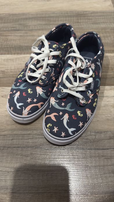 Tenisi Vans marimea 33 sirene