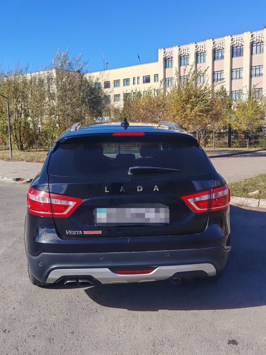 Машина Lada Vesta Cross
