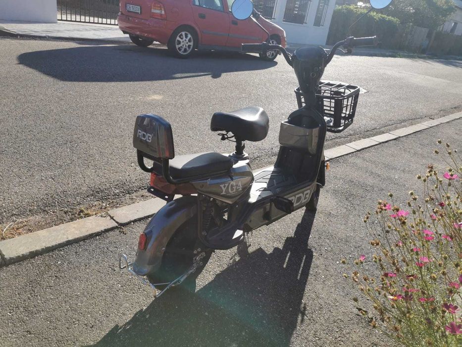 Scuter electric RDB YG4