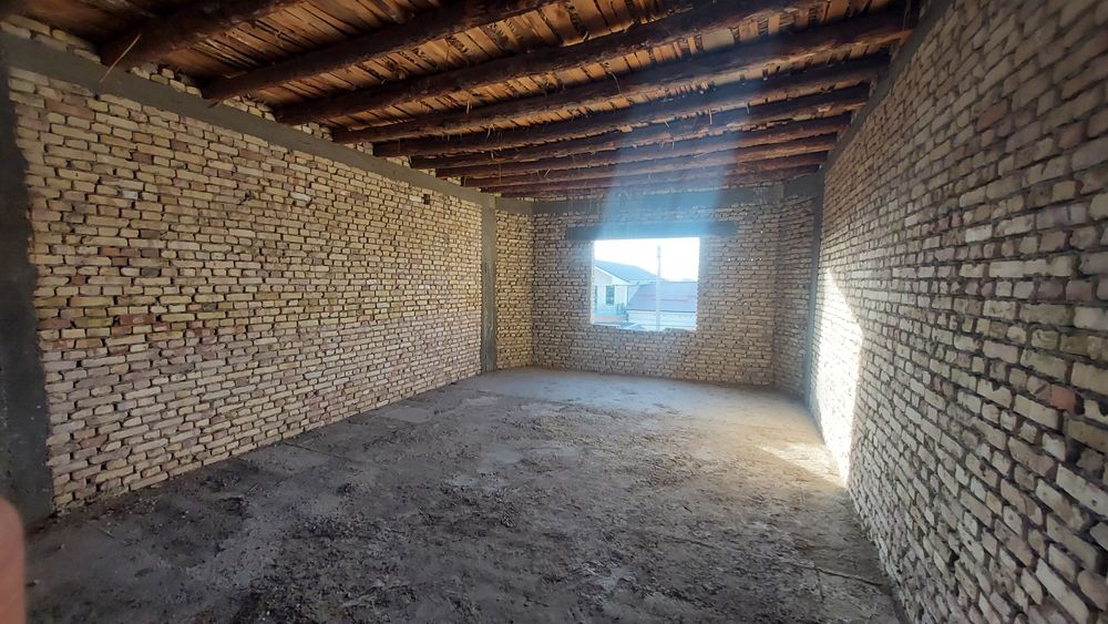 Продаётся 2 этажный недостроенный участок в городе 7 соток