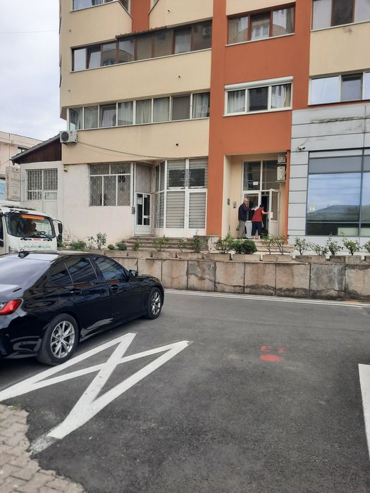 Închiriez spațiu comercial