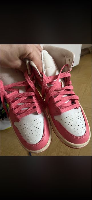 Jordan 1 mid unisex
