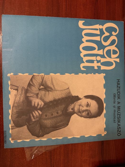 Vând colecție de discuri de vinil