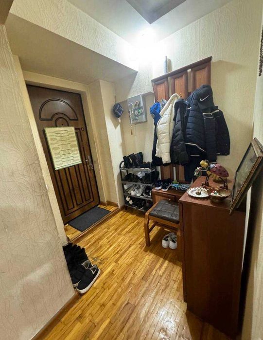 Продается квартиру Центр  Ц1 4комнатная  114м2