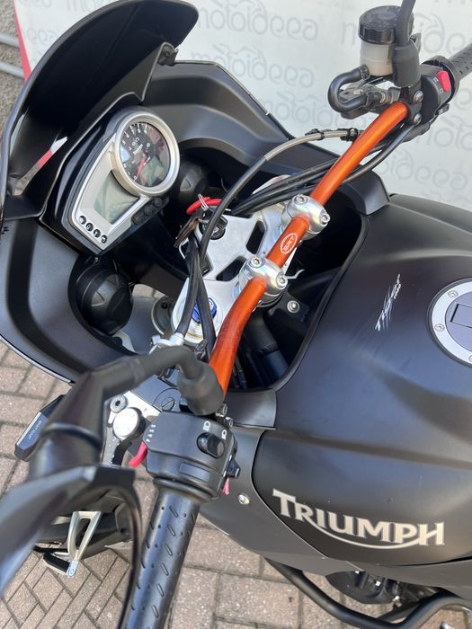 Motoideea vinde TRIUMPH TIGER 1050 ABS 2010 Rate Garantie