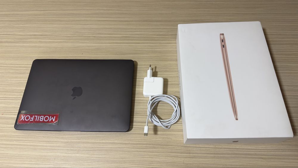 MacBook Air M1 Gold 256GB/8GB RAM 13-INCH La cutie