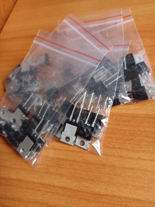 Универсален изправителен диод RHRP8120