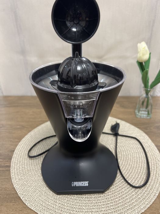 Електрическа цитрус преса Princess 201851 Master Juicer