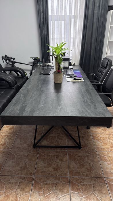 Продается конференц стол Dafna