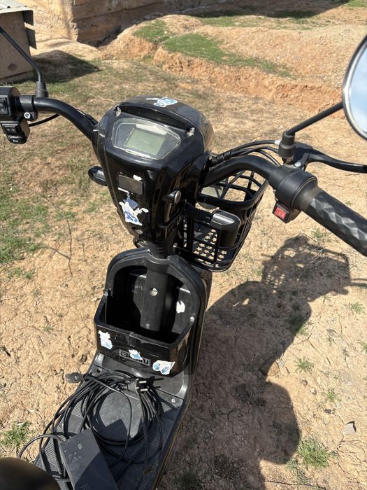 Скутер электроный