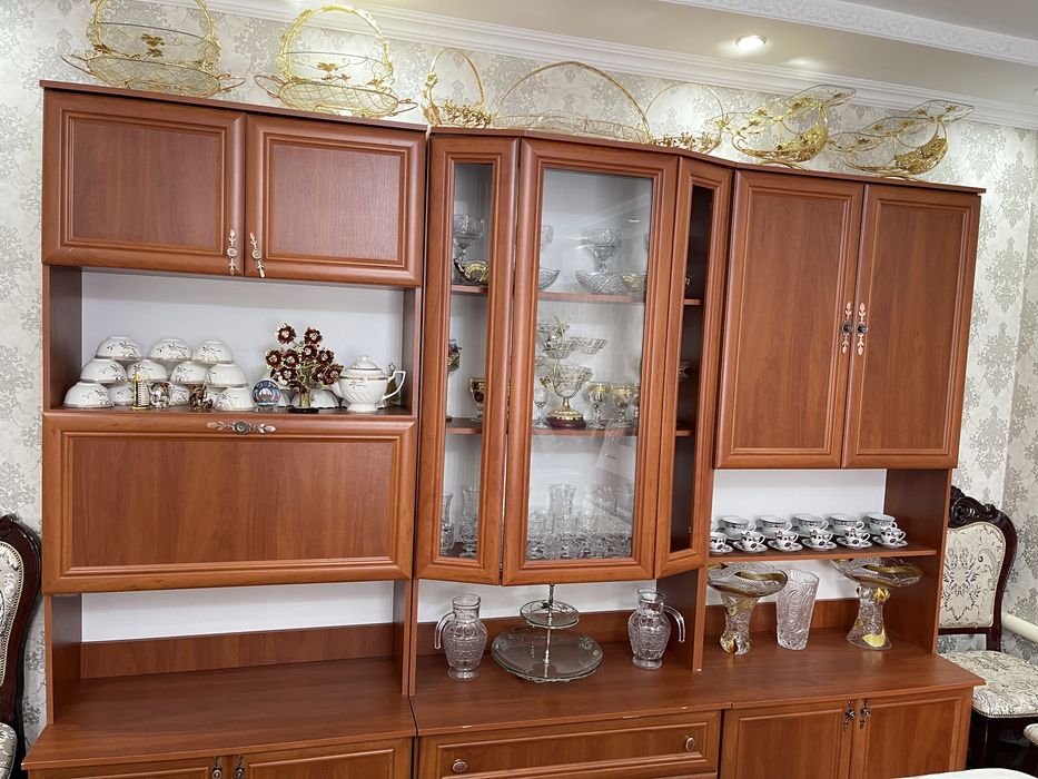 Продам стенку в зал