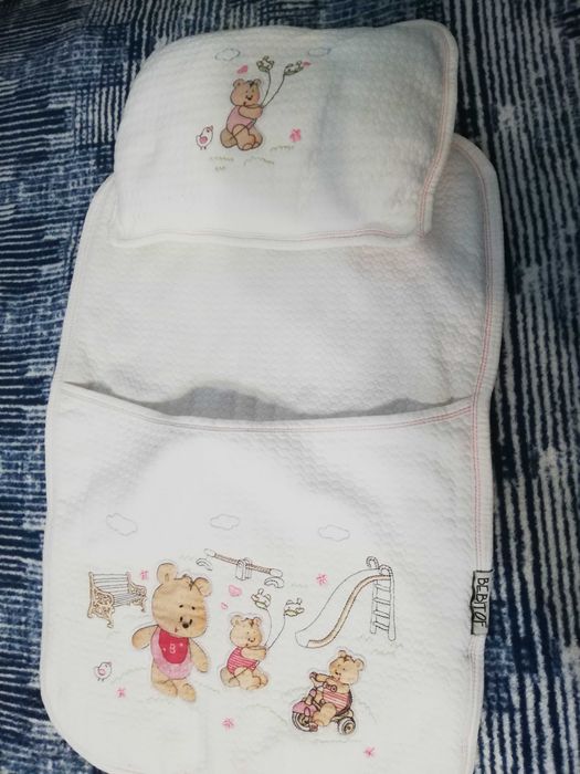 Лот от Порт бебе, 2бр възглавнички, 2 бр обувчици