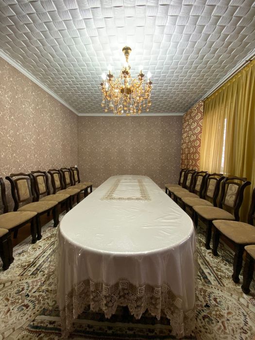 Стол орындықтарымен