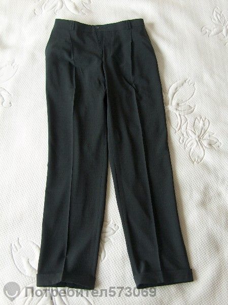 Официален костюм