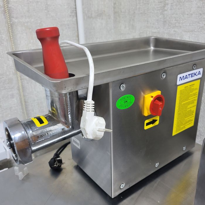 Продам профессиональную мясорубку