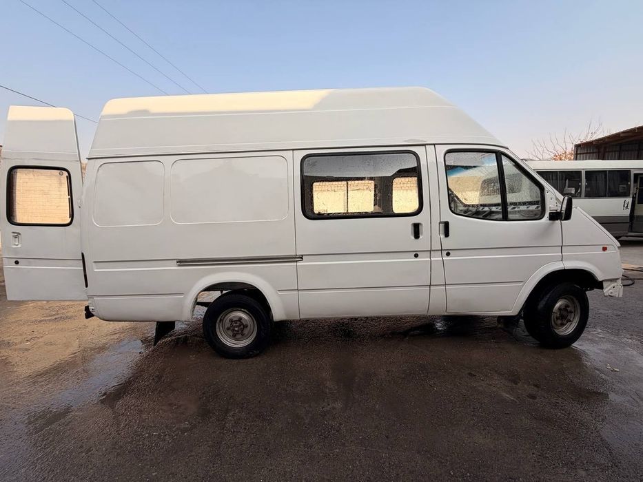 Ford Tranzit srochno sotiladi