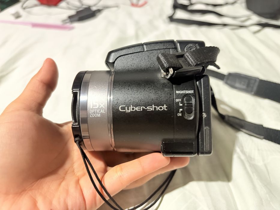 Срочно продам камеру SONY DSC-H7