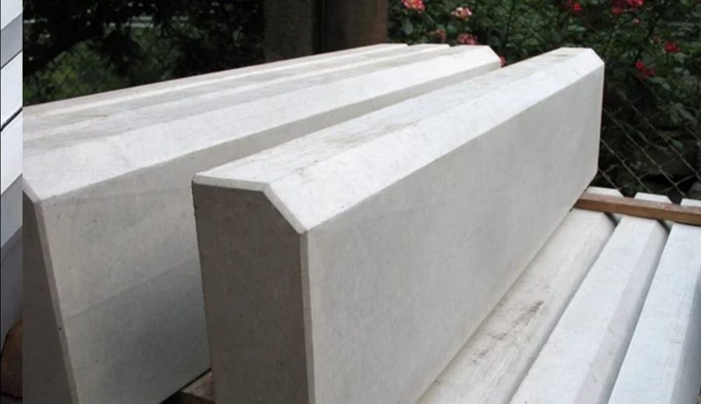 Бортовой камень дорожный