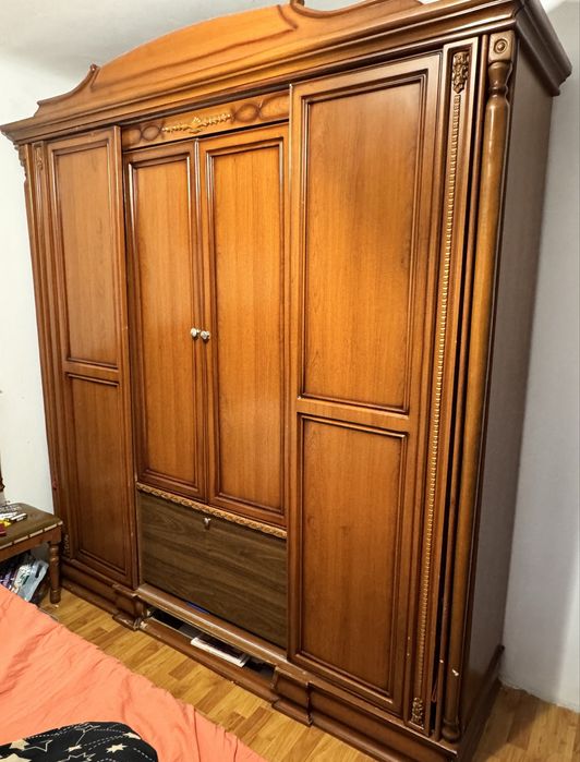 Dulap haine de vanzare