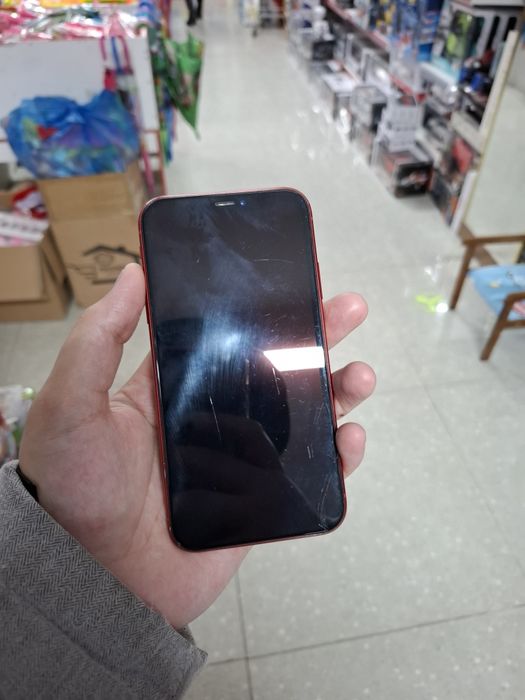 айфон хр красный сатылады