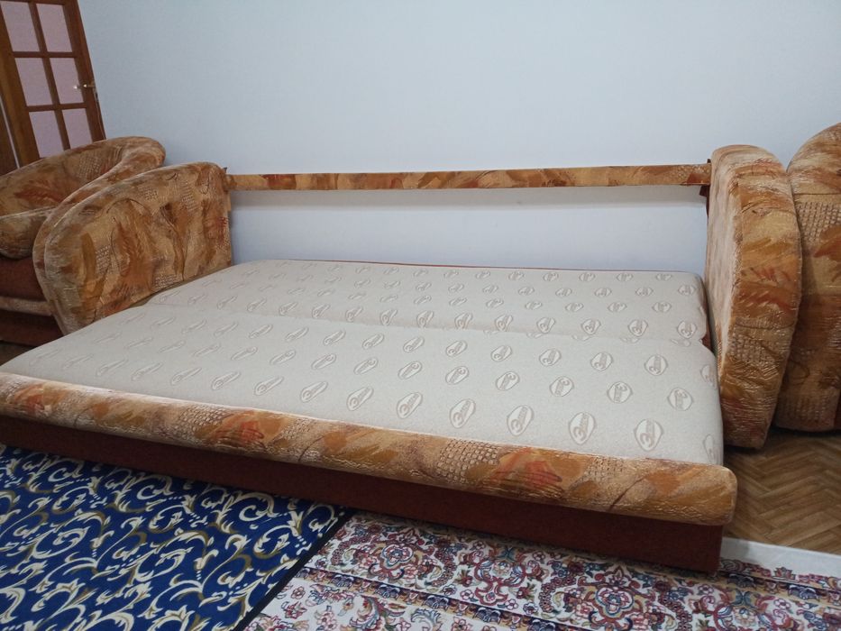 Диван и два кресла