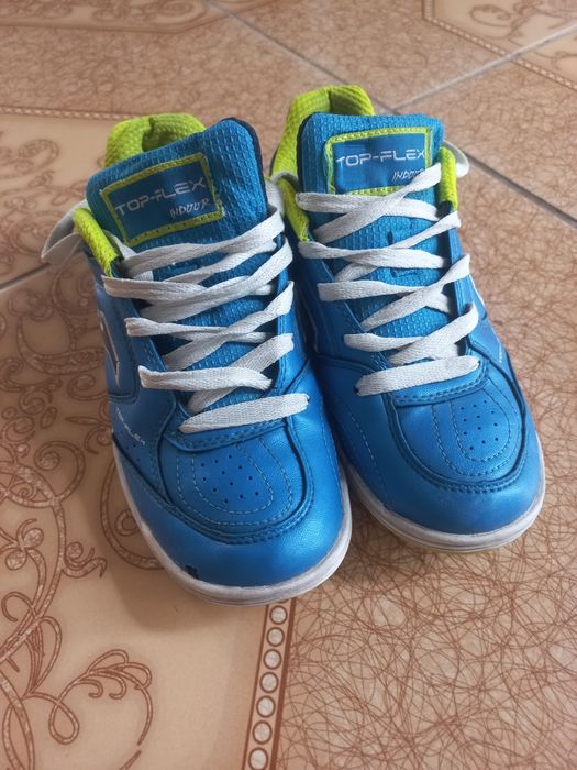 Футзалки (желательно ватсап)