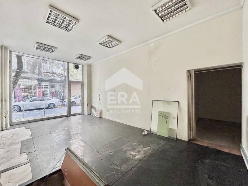 Дава се под наем Магазин в София, Център - 43 кв.м за 650 € - Снимка #2