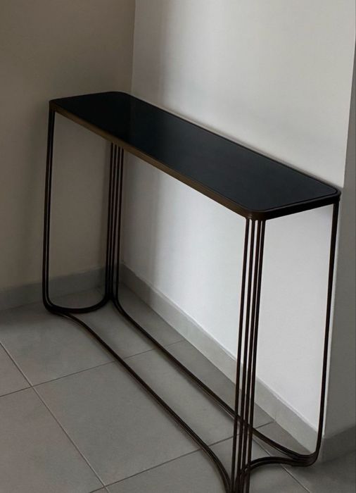 Consola metalica