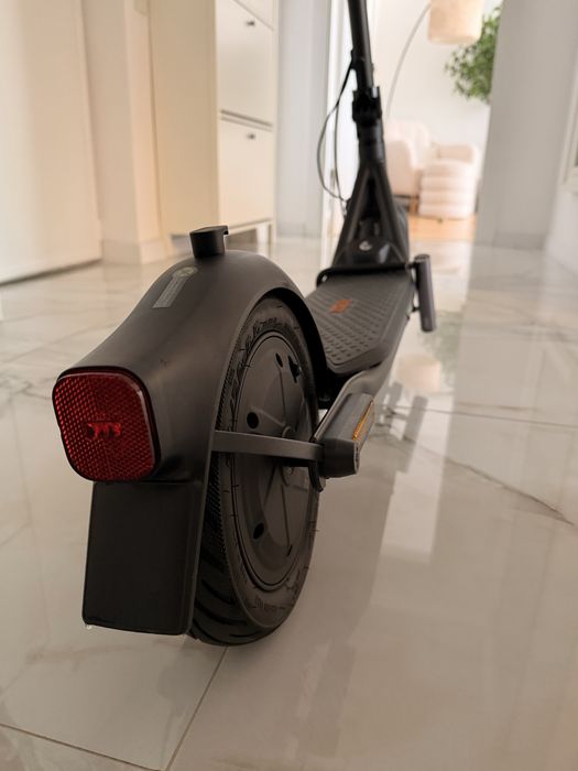 Trotineta Electrica Ninebot  F2, impecabila, 115km, autonomie 40km