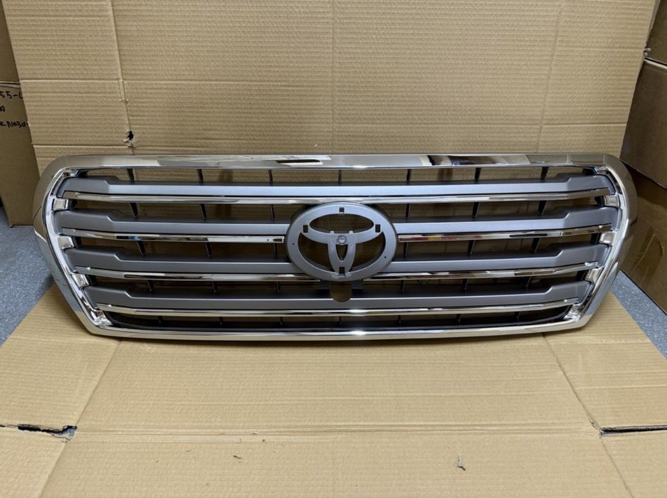 Решетка радиатора на Land Cruiser 200