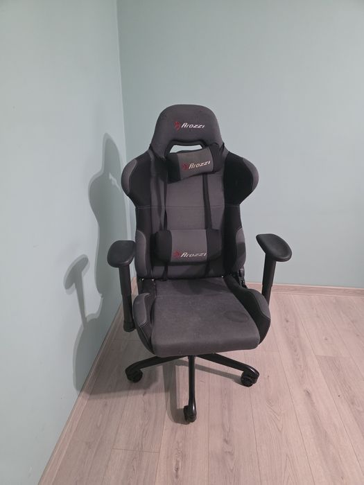 Vand scaun gaming 200ron