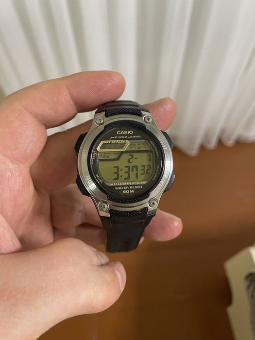 Продаю оригинальные часы