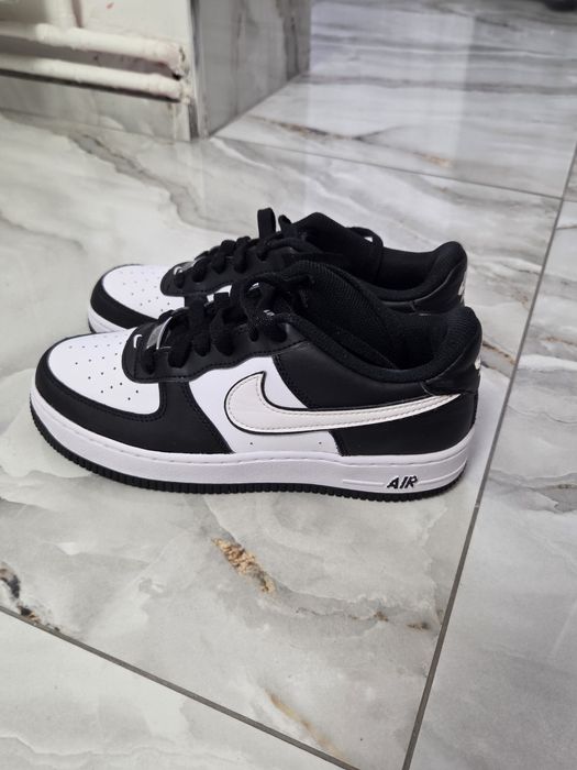 Adidaşi Nike Air Force 1