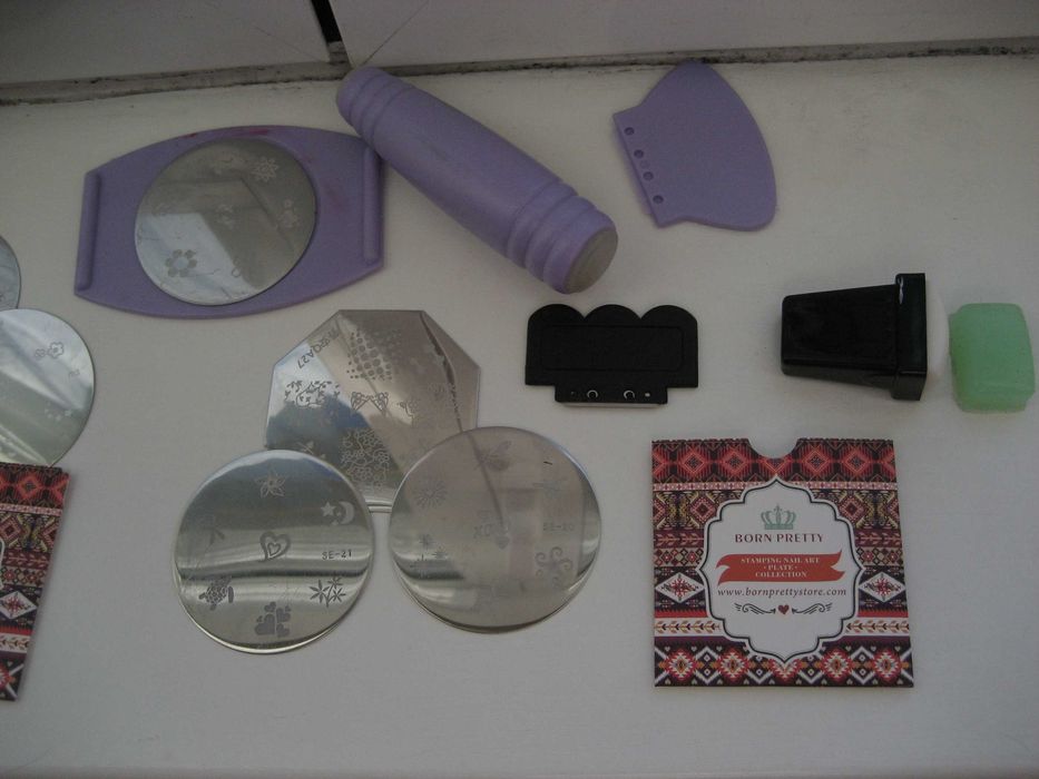 плочки и печат за нокти