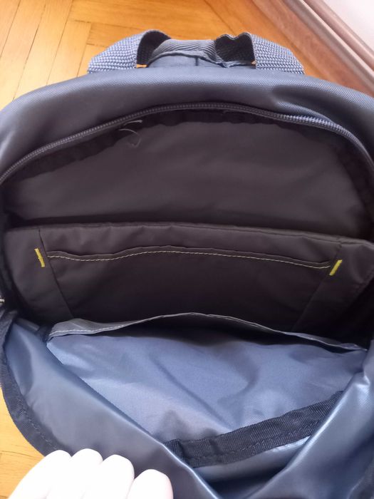 Ghiozdan laptop 15 inch Case Logic nou