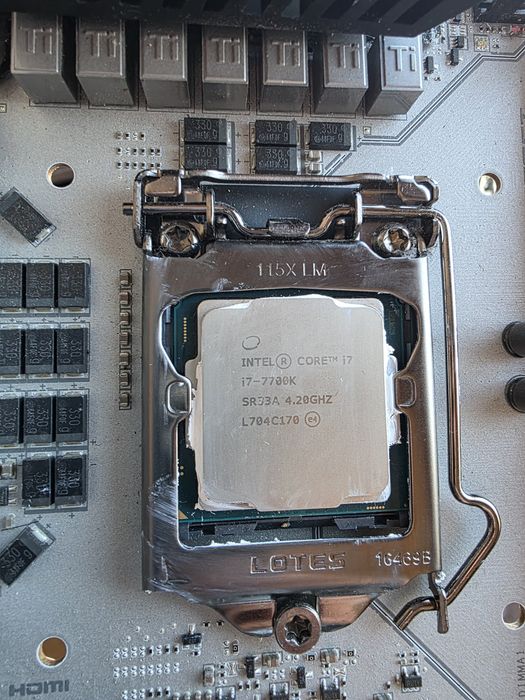 Vând kit i7 7700k/ z270 Msi xpower gaming titanium