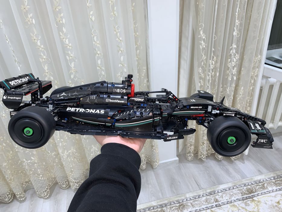 LEGO Technic Mercedes-AMG F1 W14 E Performance