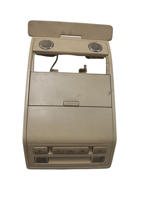 Plafoniera Volkswagen Touareg 7La, 7L6, 7L7 2002 - 2013 7L0868403