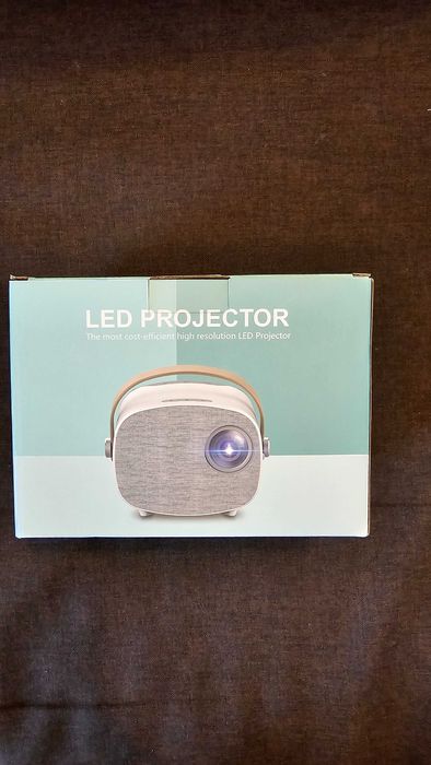 Videoproiector YG230 WiFi LED, HDMI, USB, Miracast - nefolosit