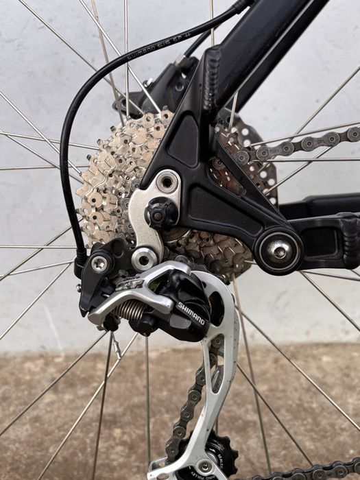 Bicicleta full suspension Serious