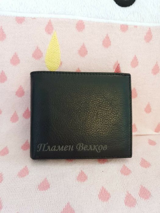 Дамски или мъжки гравирано портфейли. Естествена кожа