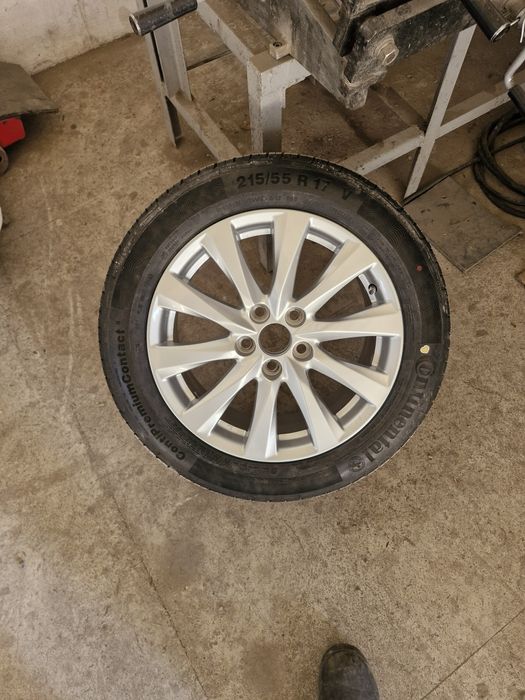 На Тойоту Камри 70  R17 запаска