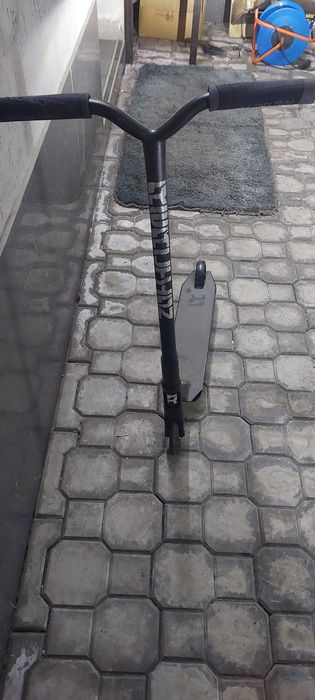 Продаётся самокат.