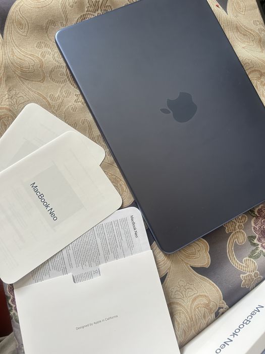 Продам MacBook Neo 8/512 гб
