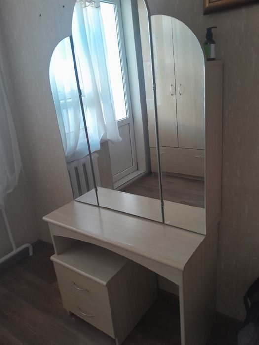 Продам шифоньер мебель
