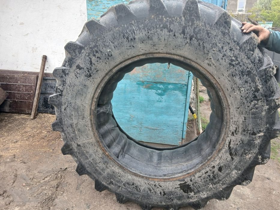 Шины для трактора  размер 18.4.34