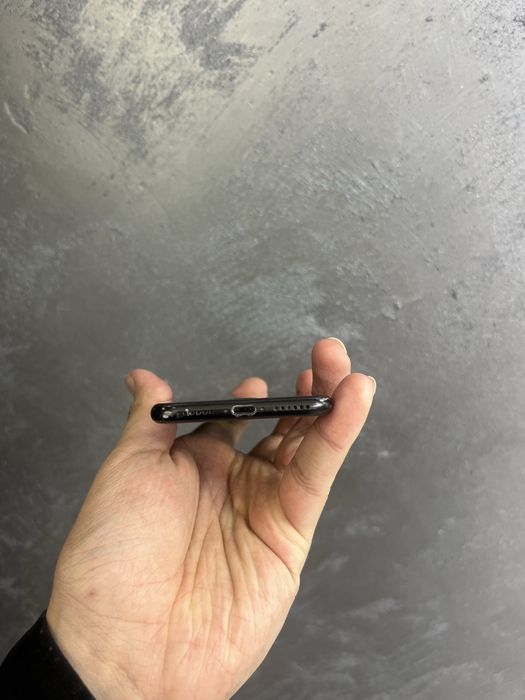 айфон SE 2 поколения