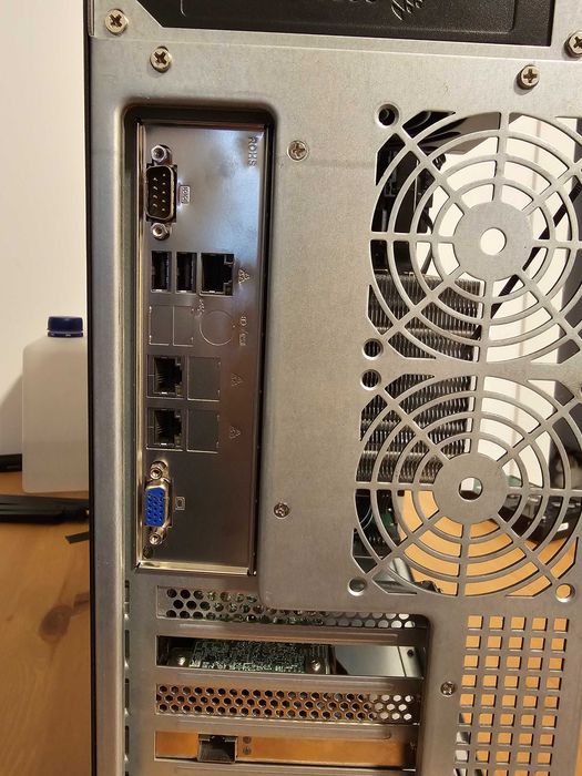 Sistem NAS - Xeon + 28 TB SAS, 10 Gbps SFP+ Compatibil TrueNas, Unraid, Plex