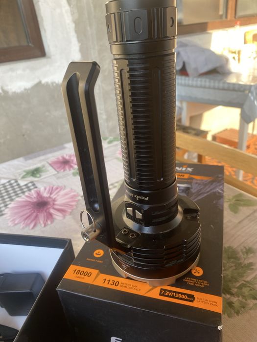 Фонарик FenixLR80R