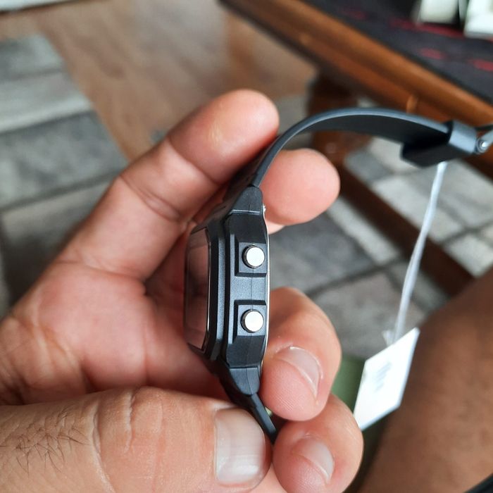 Casio W800H 10 ani bateria